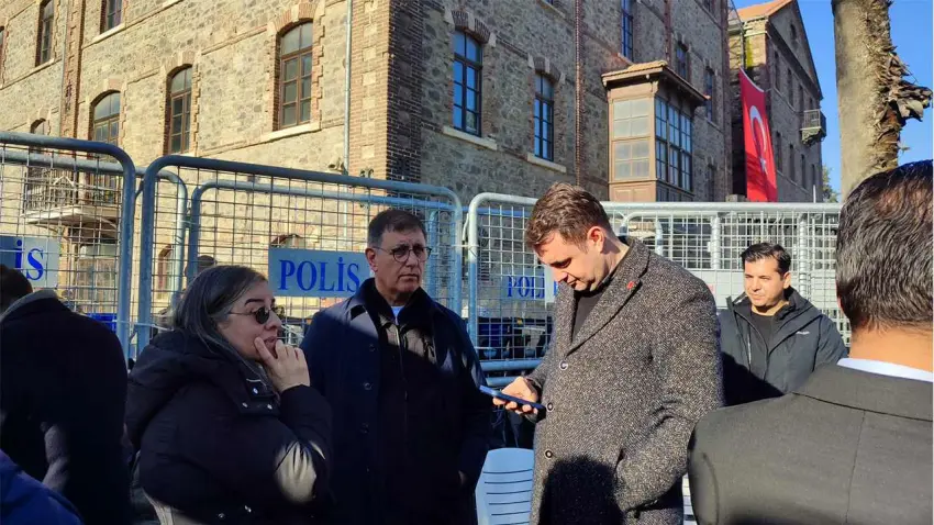 Meslek Fabrikası'ndaki nöbet ikinci gününde  haberinin görseli