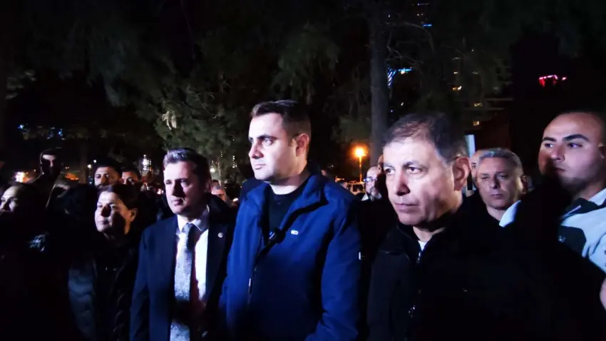 Nöbet alanında kararlılık mesajı: Mücadele sabaha kadar sürecek