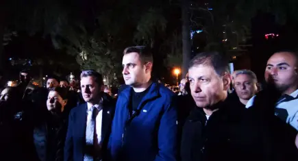 Nöbet alanında kararlılık mesajı: Mücadele sabaha kadar sürecek