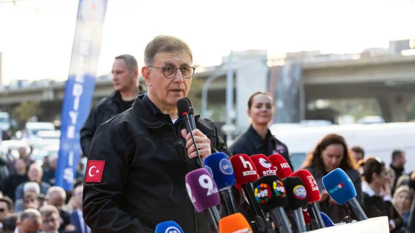 Başkan Tugay meydan okudu: Ben Cemil Tugay, o binaya gireceğim