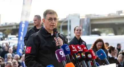 Başkan Tugay meydan okudu: Ben Cemil Tugay, o binaya gireceğim