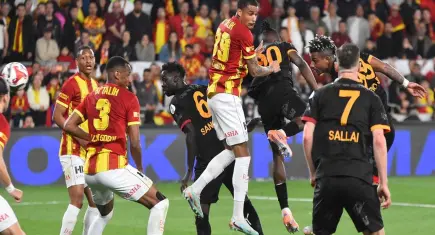 Galatasaray Göztepe karşısında 3 puanı 3 golle aldı