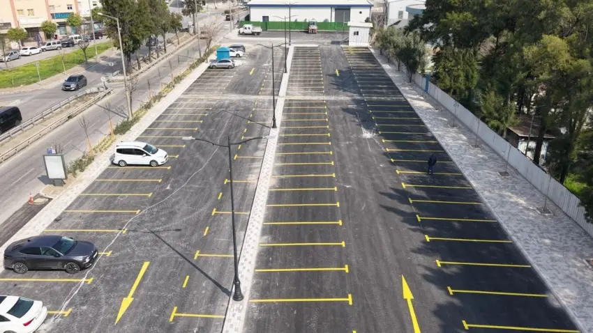 Gaziler Caddesi’nde 154 araçlık otopark hizmete açıldı haberinin görseli