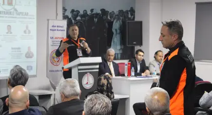 İzmir’in deprem gerçeği masaya yatırıldı: Bilimsel farkındalık şart