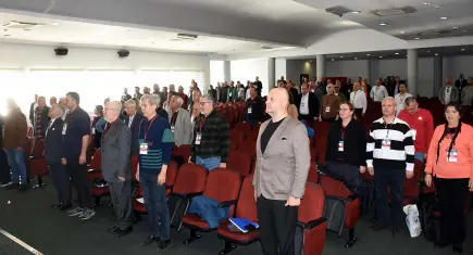 Karşıyaka’da aday çıkmayınca seçim yaz ayına kaldı