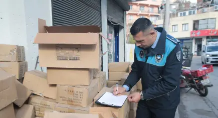 Konak Zabıtası, halk sağlığını tehdit eden işletmeye geçit vermedi