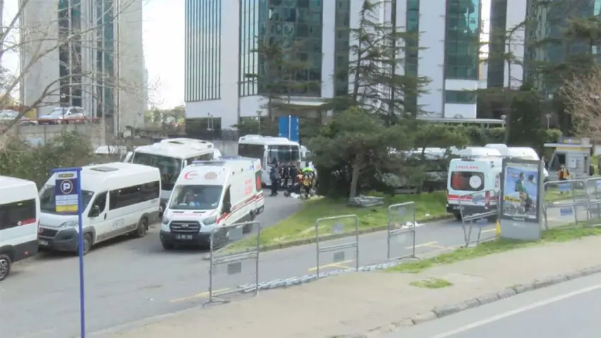 Terör saldırısında polislere yönelik sözleri nedeniyle plaza çalışanlarına soruşturma! haberinin görseli