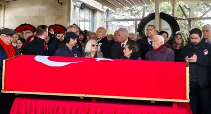 Yalçın Küçük son yolculuğuna uğurlandı