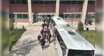 FETÖ'nün Manisa'daki yeni yapılanmasına operasyon: 24 tutuklama