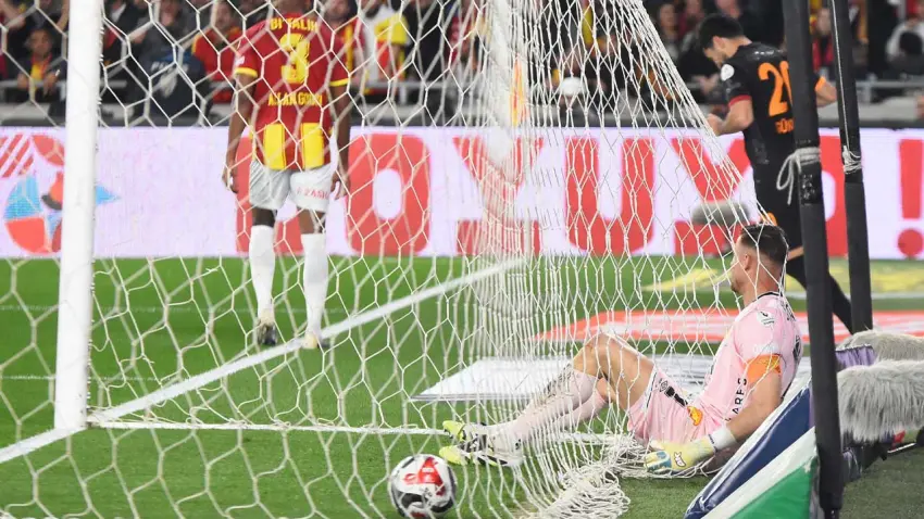 Göztepe, Galatasaray karşısında maça kötü başlayınca kaybetti haberinin görseli