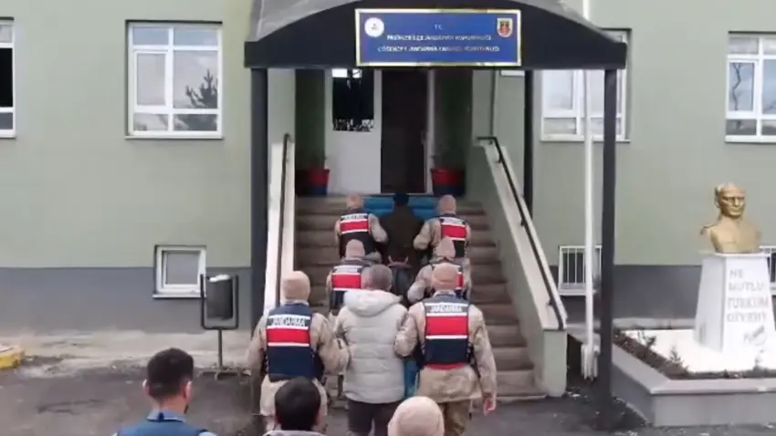 İçişleri Bakanlığı’ndan büyük organize suç operasyonu: 49 kişi tutuklandı haberinin görseli