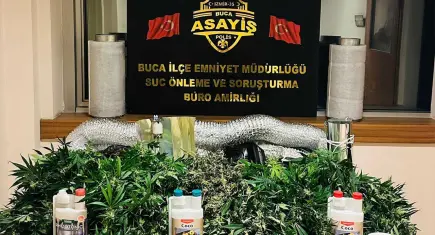 İzmir’de evde uyuşturucu yetiştiren 2 şüpheli yakalandı