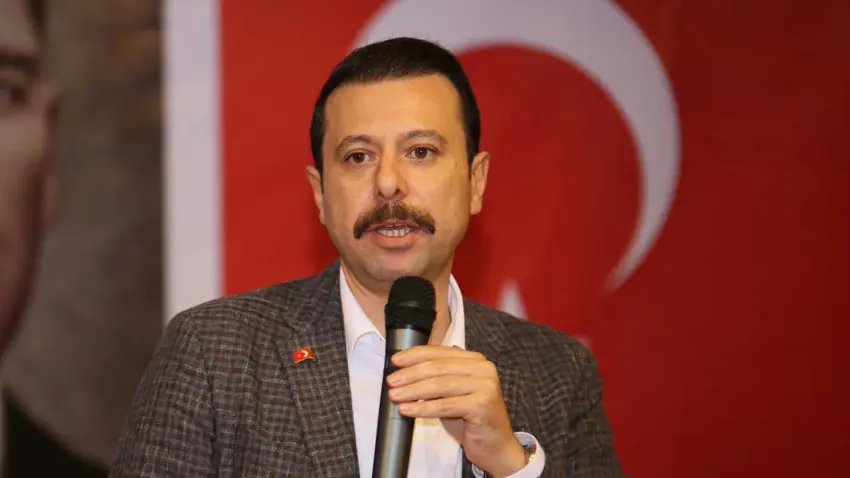 Mahmut Atilla Kaya’dan Cemil Tugay’a sert eleştiriler haberinin görseli