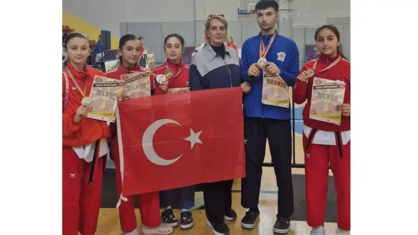 Seferihisar Taekwondo’dan 5 madalya kazandı haberinin görseli