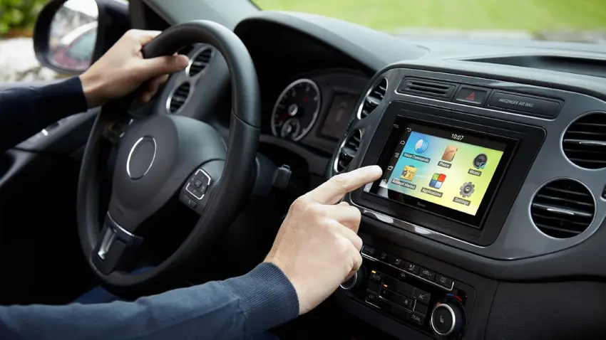 Trafik kanununda yeni yönetmelik yolda: Multimedya ekranlarına yasak yok haberinin görseli