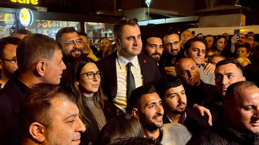 Başkan Tugay’dan adliye çıkışı açıklaması: Beklediğimiz karar çıktı haberinin görseli