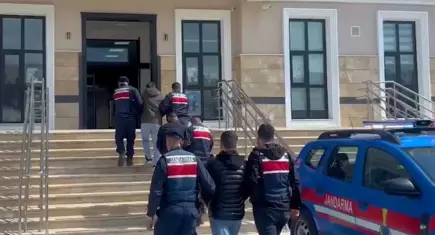 Düşük faizli kredi vaadiyle dolandırıcılık yaptığı tespit edilen 3 kişi tutuklandı