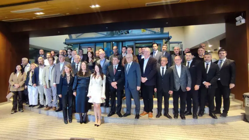 Ege Mobilya İhracatçıları Birliği’nde Başkan Gürle güven tazeledi haberinin görseli