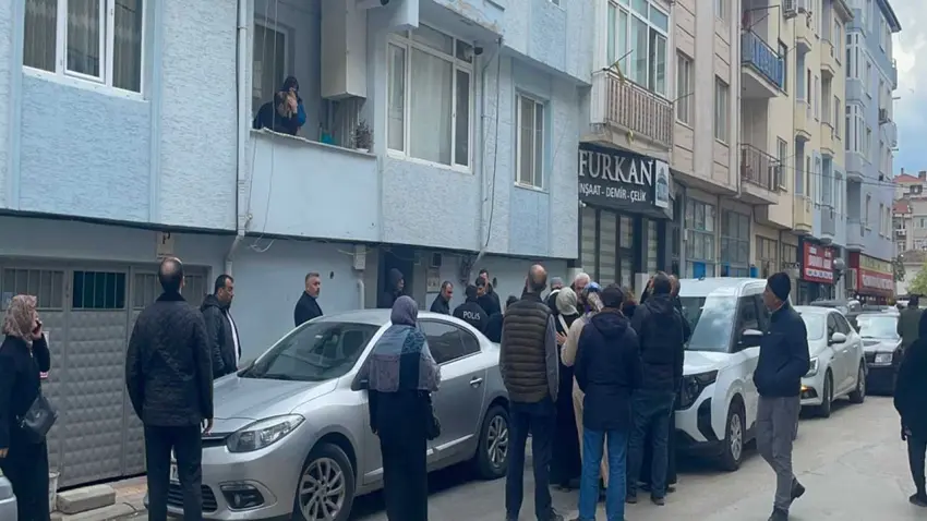  Evinde boğazı kesilerek öldürüldü haberinin görseli
