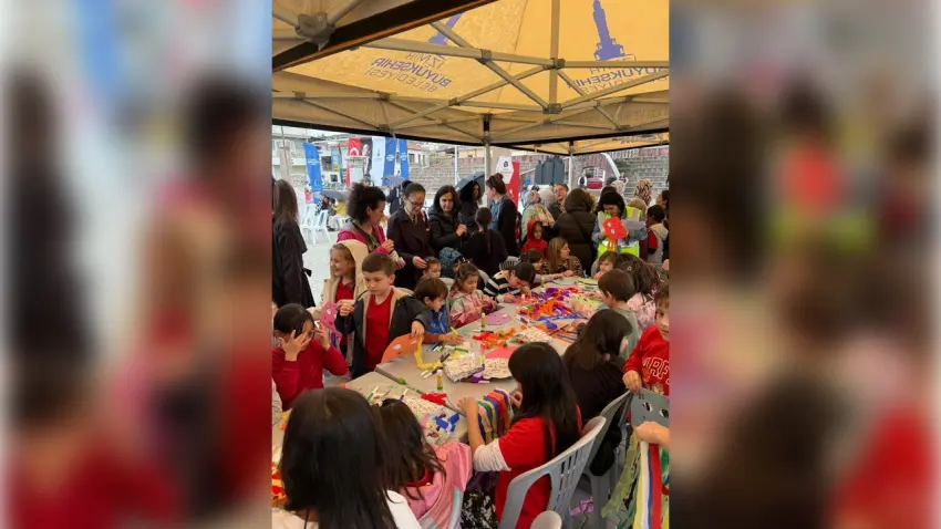 23 Nisan coşkusu gezici sahne ile ilçelere taşındı haberinin görseli