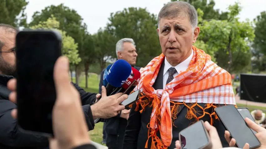 Başkan Tugay’dan Karşıyaka Stadı mesajı: “Adım adım ilerliyoruz” haberinin görseli