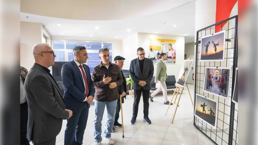 Bergama’nın asırlık geleneği Bornova’da hayat buldu: Kılıç Kalkan mirası geleceğe taşınıyor haberinin görseli