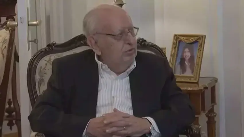 Hüsamettin Cindoruk hayatını kaybetti haberinin görseli