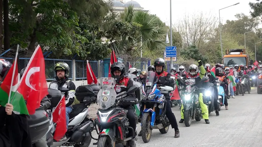 İzmir’de Filistin’e destek için araç konvoyu düzenlendi