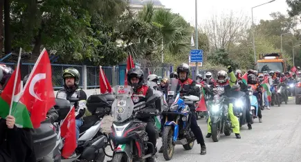 İzmir’de Filistin’e destek için araç konvoyu düzenlendi