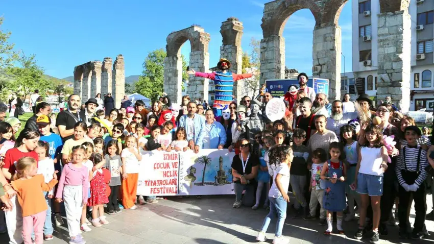 İzmir sahneye dönüşüyor: 2. Çocuk ve Gençlik Tiyatro Festivali başlıyor haberinin görseli