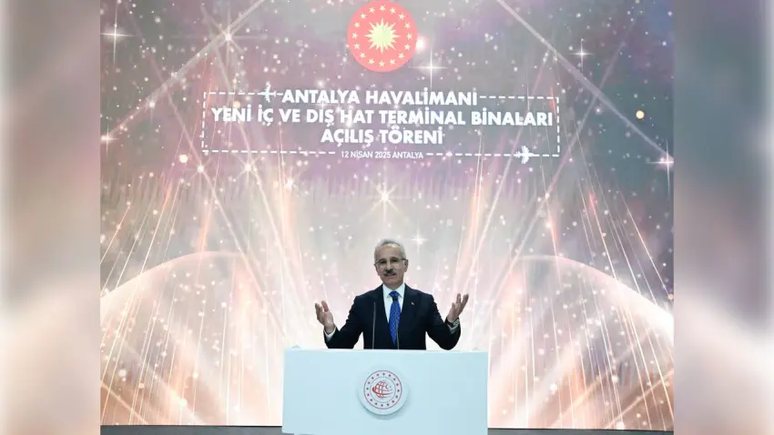 Antalya Havalimanı Devleşti: Kapasite 82 Milyona Çıkarıldı haberinin görseli