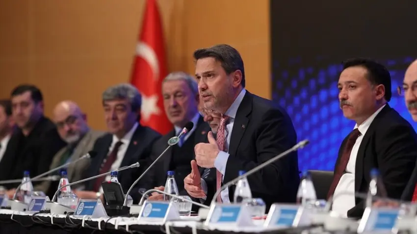 Bayraktar’dan nükleer enerji açıklaması: 70 yıllık rüyayı sepete katacağız haberinin görseli