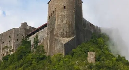 Haiti’deki Laferriere Kalesi’nde Facia: İzdihamda 30 can kaybı