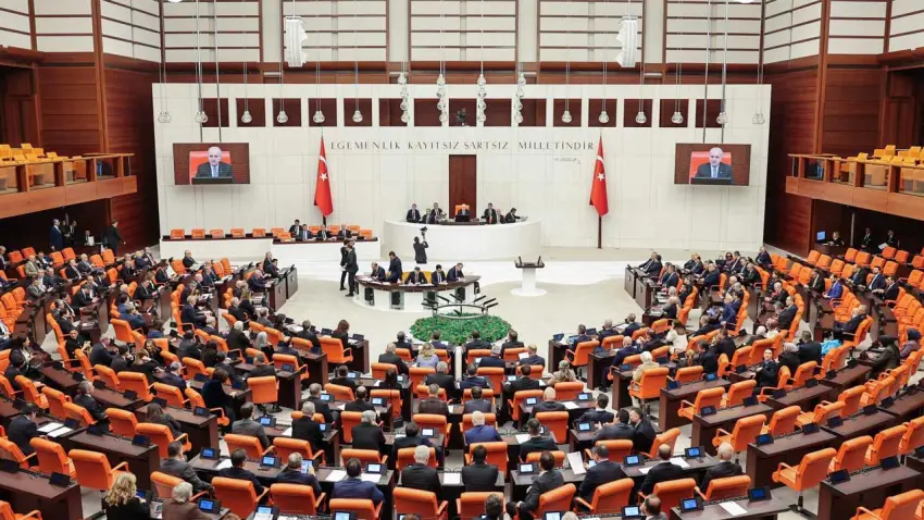 TBMM’de doğum izni ve sosyal medya sınırları görüşülecek haberinin görseli