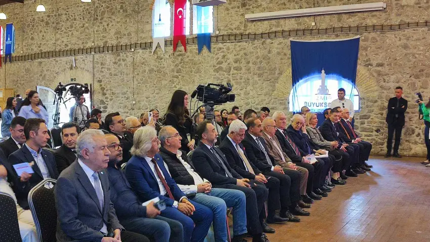 EMİB’de Alimoğlu güven tazeledi, ihracat hedefibi 2 milyar dolar olarak belirledi haberinin görseli