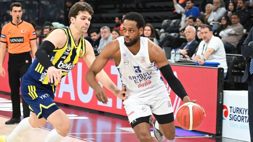 Fenerbahçe Beko, Anadolu Efes’i deplasmanda mağlup etti haberinin görseli
