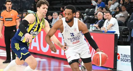 Fenerbahçe Beko, Anadolu Efes’i deplasmanda mağlup etti