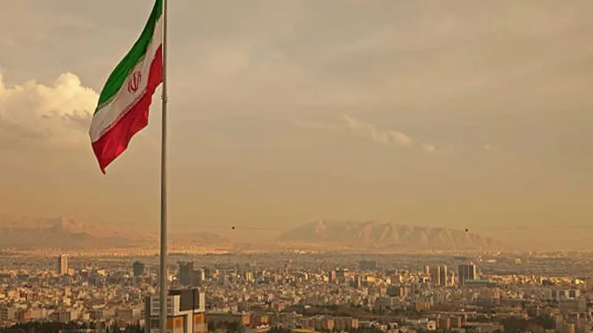 İran'dan Hürmüz Boğazı uyarısı: ABD'nin abluka girişimi savaş sebebidir haberinin görseli