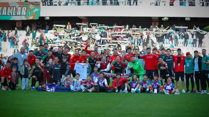 Karşıyaka Play-Off öncesi güç gösterisi yaptı haberinin görseli