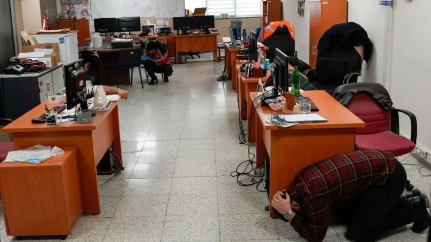 İzmir'de deprem ve yangın tatbikatı haberinin görseli