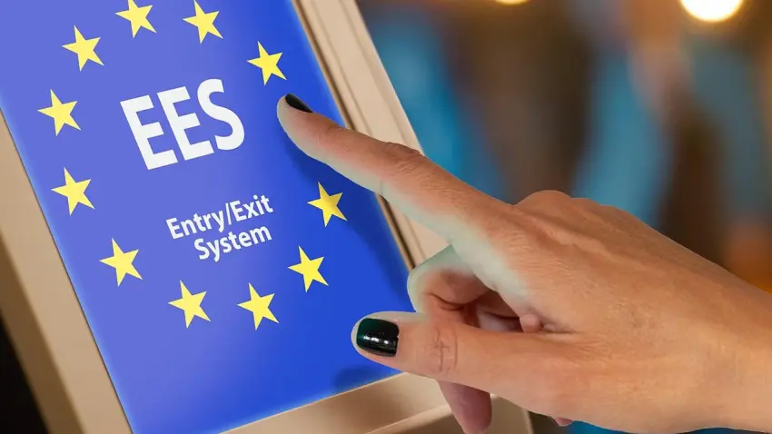 Schengen’de EES krizi: Uçuşlar kaçtı, yolcular fenalık geçirdi haberinin görseli