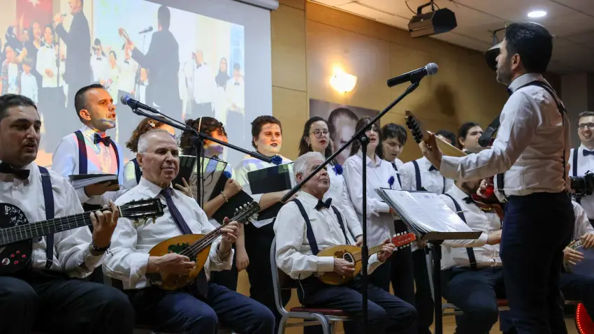 Buca’da otizm farkındalığı konseri düzenlendi haberinin görseli