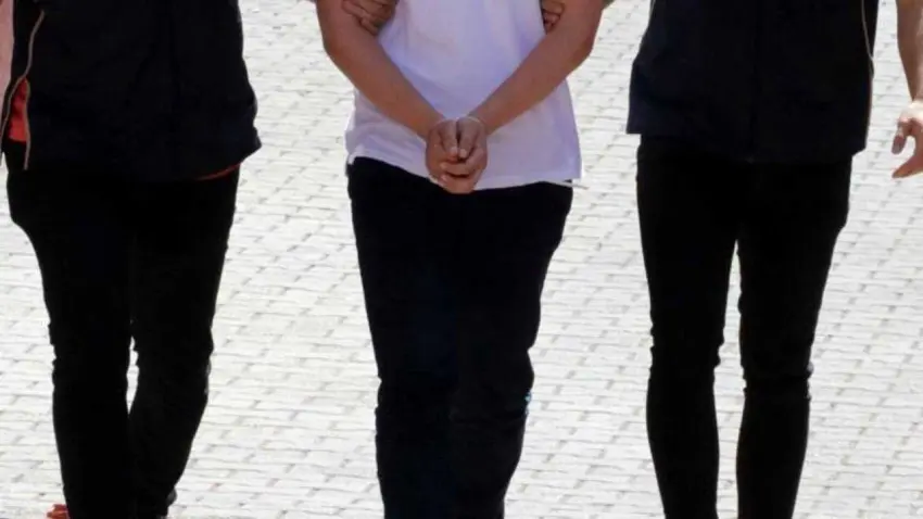 Okul saldırısı paylaşımı yapan 1 öğrenciye gözaltı haberinin görseli