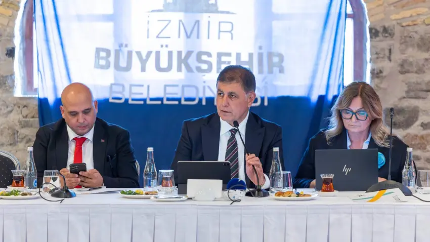 Başkan Tugay Turizm Konseyi’nde konuştu: Herkes elini taşın altına koymalı haberinin görseli