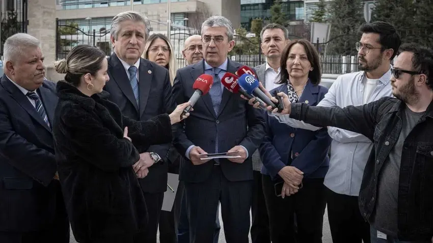 CHP’den AYM’ye çifte başvuru: Trafik cezaları ve kamu atamaları iptal talebi haberinin görseli