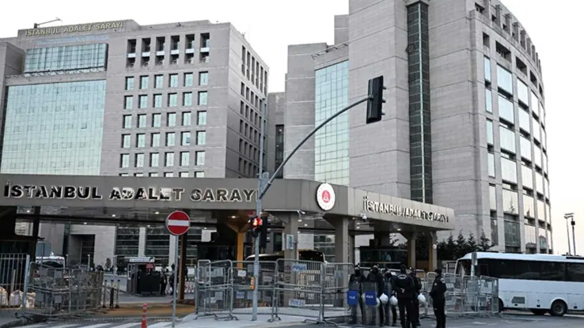 İBB'ye yönelik 'Yolsuzluk' davasında duruşma 20 Nisan'a ertelendi haberinin görseli