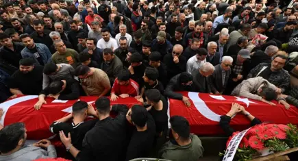 Öldürülen öğretmen ve öğrenciler son yolculuğuna uğurlandı