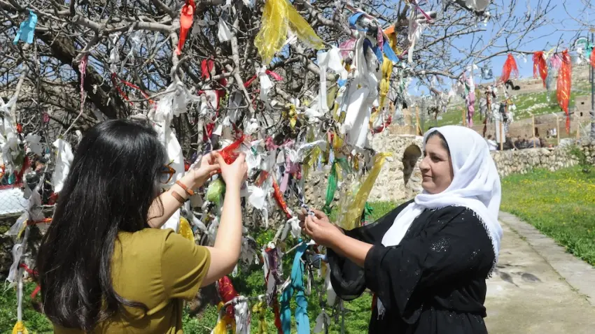 Êzidîlerin bayramı Çarşema Sor coşkuyla kutlandı haberinin görseli