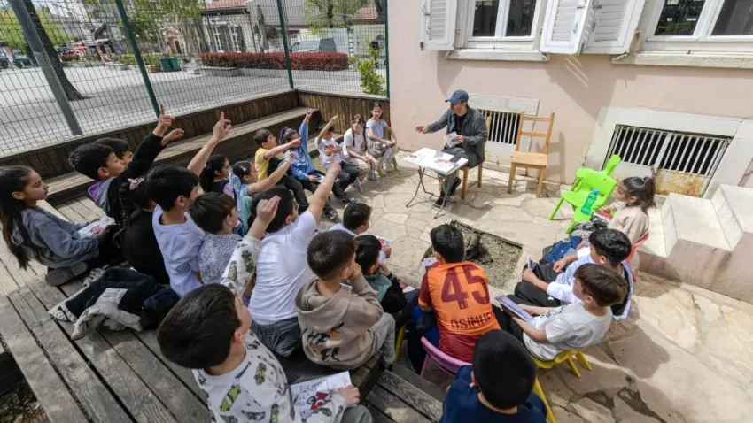 Buca’da çocuk dostu kütüphane ilgi görüyor