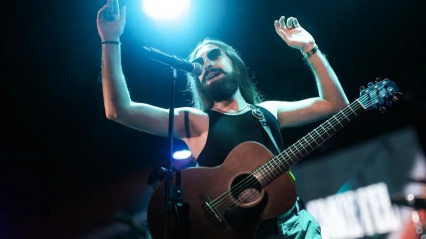 Emre Fel İzmir’de sahne alacak haberinin görseli